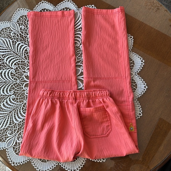 WonderWink Spread Good Cheer Scrub Pants style 5214 size XS ~ like new ~ - Picture 5 of 7